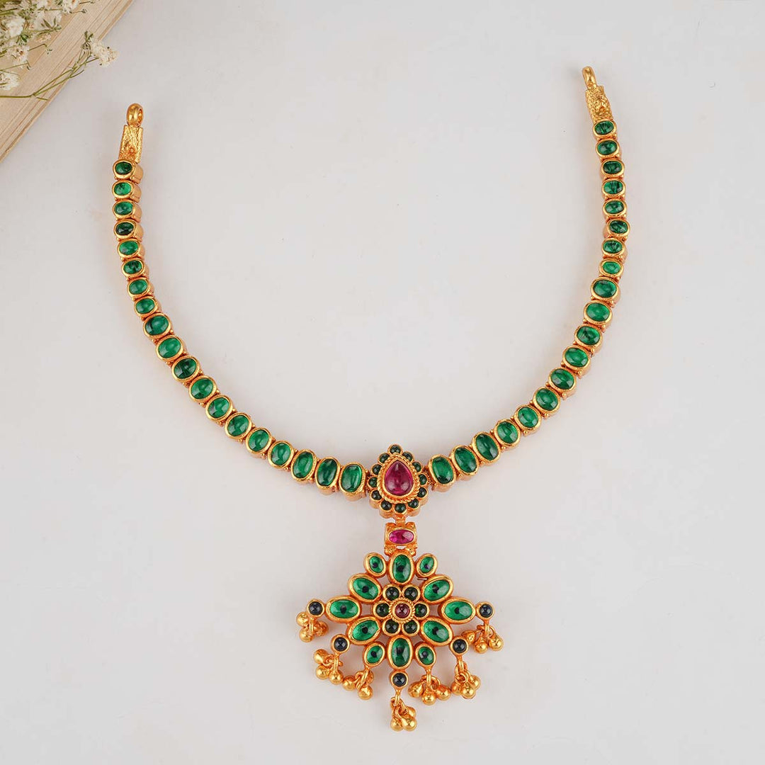 Shruthi Reversible Short Necklace
