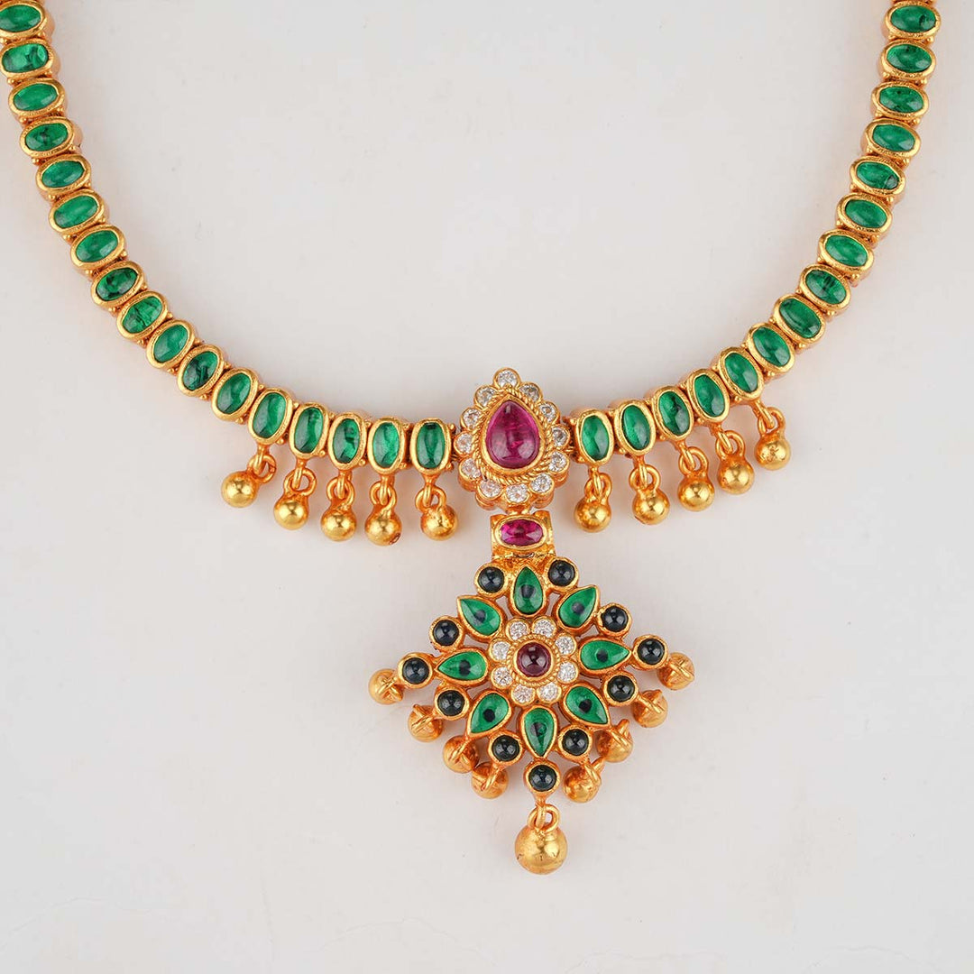 Surabhi Reversible Short Necklace
