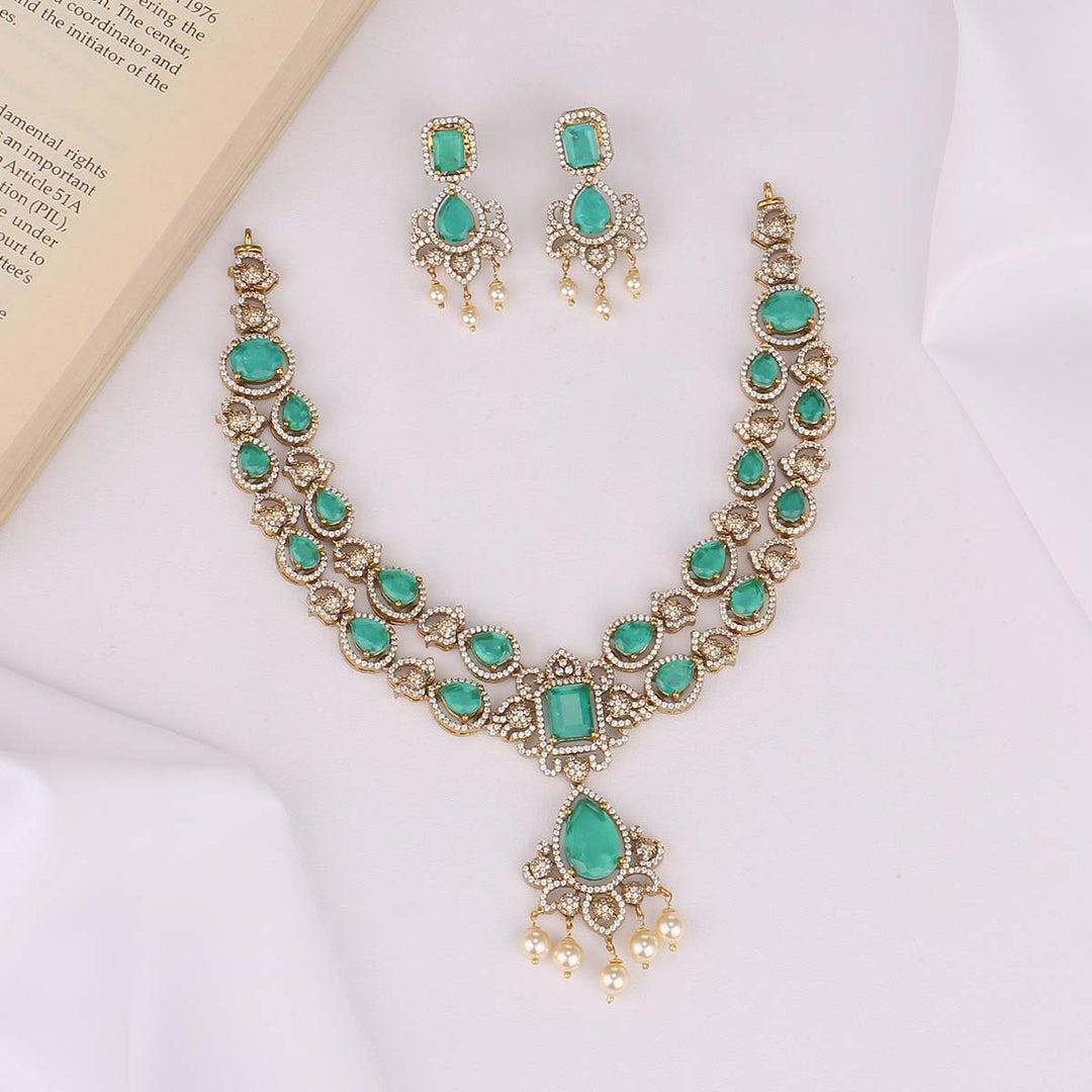 Shinning Pretiest Victorian Short Necklace Set