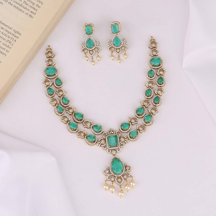 Shinning Pretiest Victorian Short Necklace Set