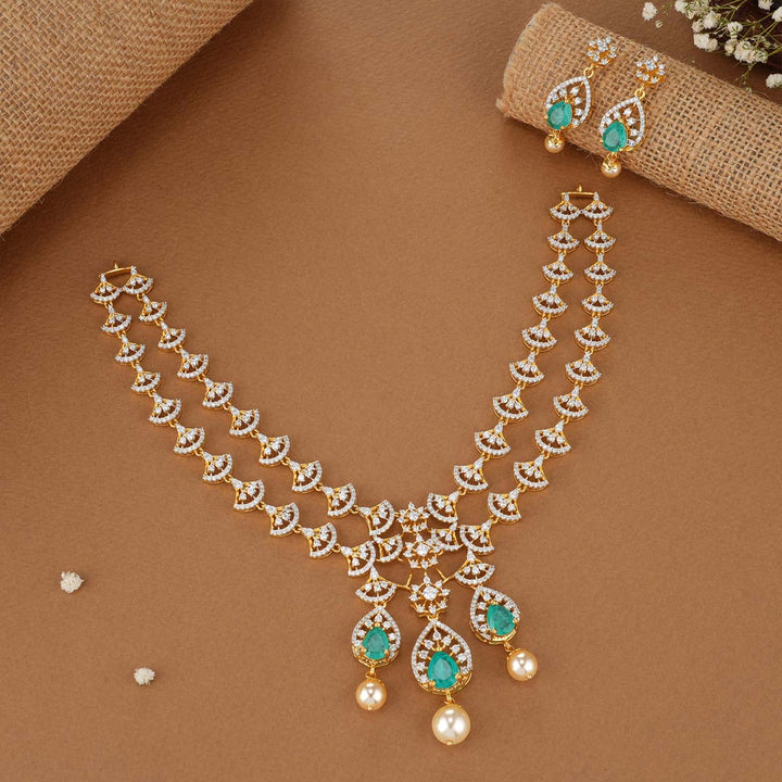 Sparkling Avikam Necklace Set