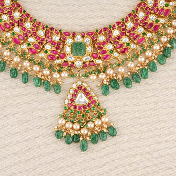 Gorgeous Short Necklace