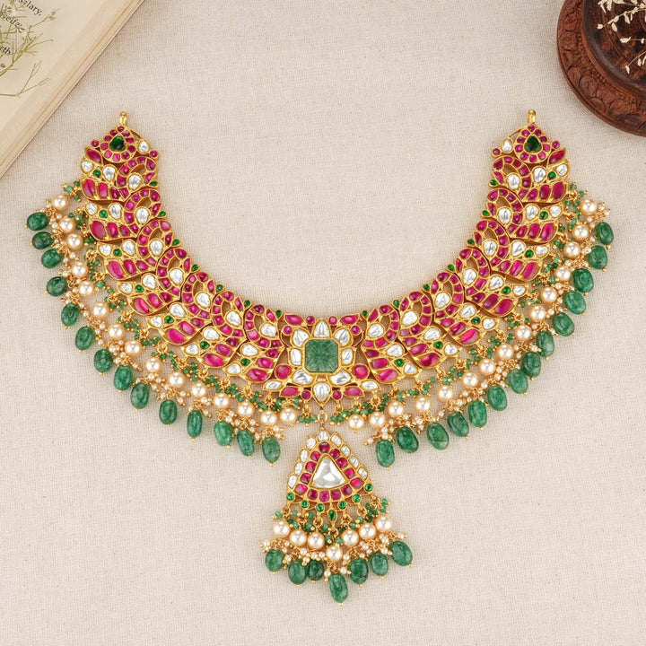 Gorgeous Short Necklace