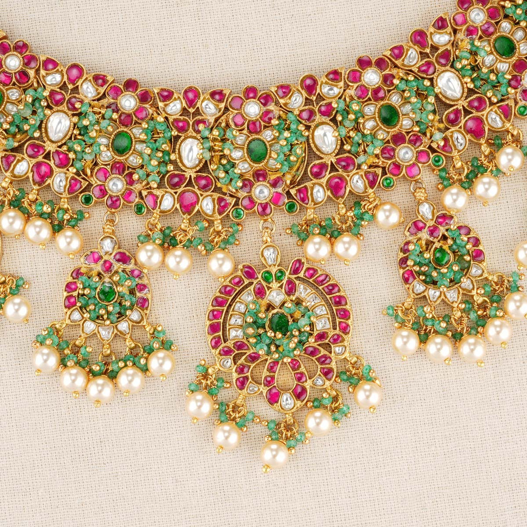 Mesmerizing Kundan Choker