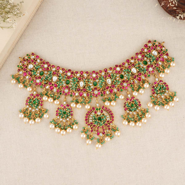 Mesmerizing Kundan Choker