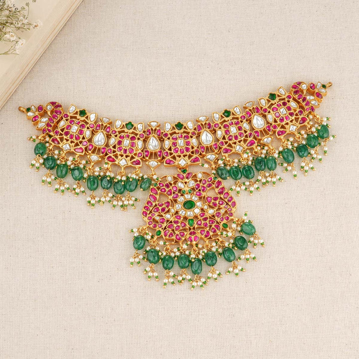 Avina Kundan Choker