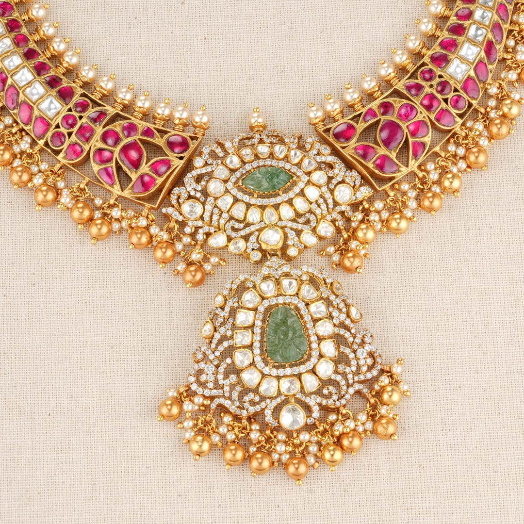 Stunning Look Short Necklace