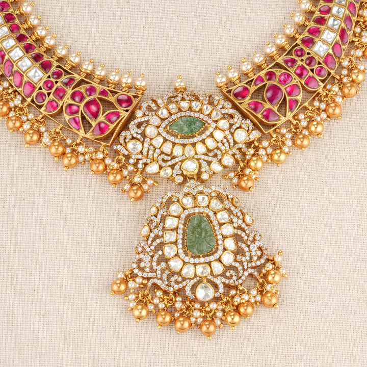 Stunning Look Short Necklace