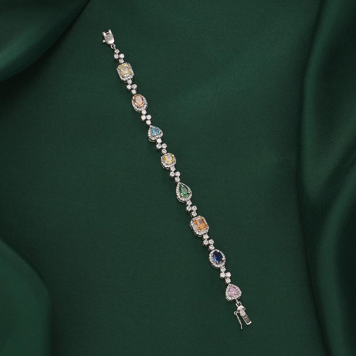 Janavi Chain Type Bracelet