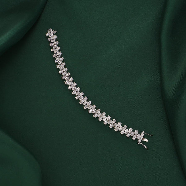 Ishitha Chain Type Bracelet