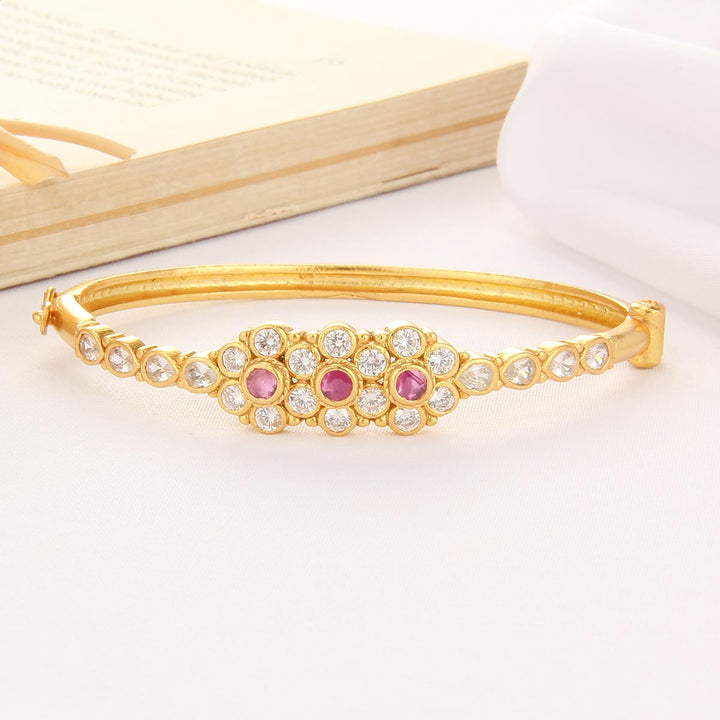 Pretty Floral Stone Bracelet