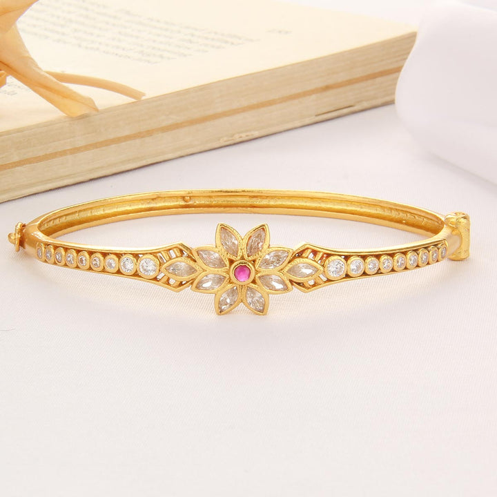 Star Floral Stone Bracelet