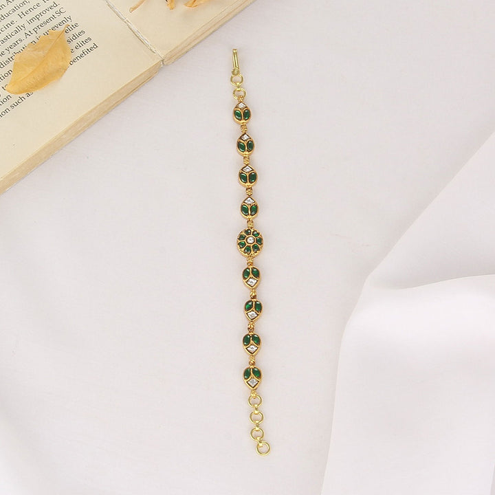 Yuvanikha Kundan Bracelet