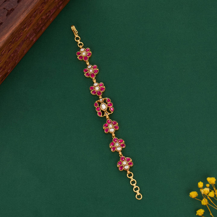 Royal shine Kundan Bracelet