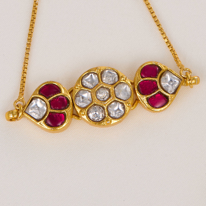 Sthiraa Kundan Bracelet