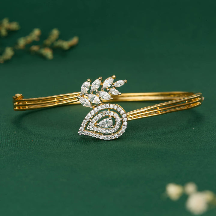 Paraa Avikam Bracelet