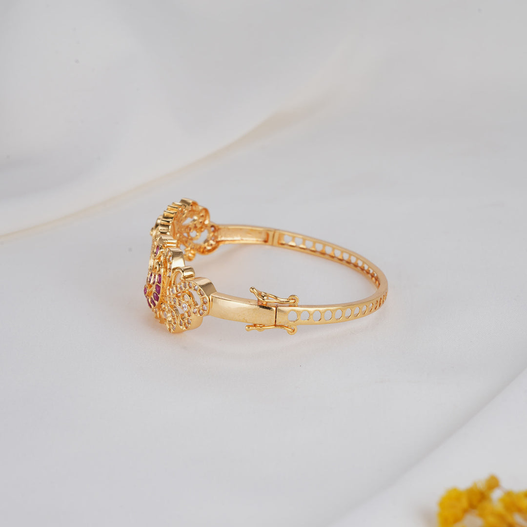 Vedhikaa Stone Bracelet