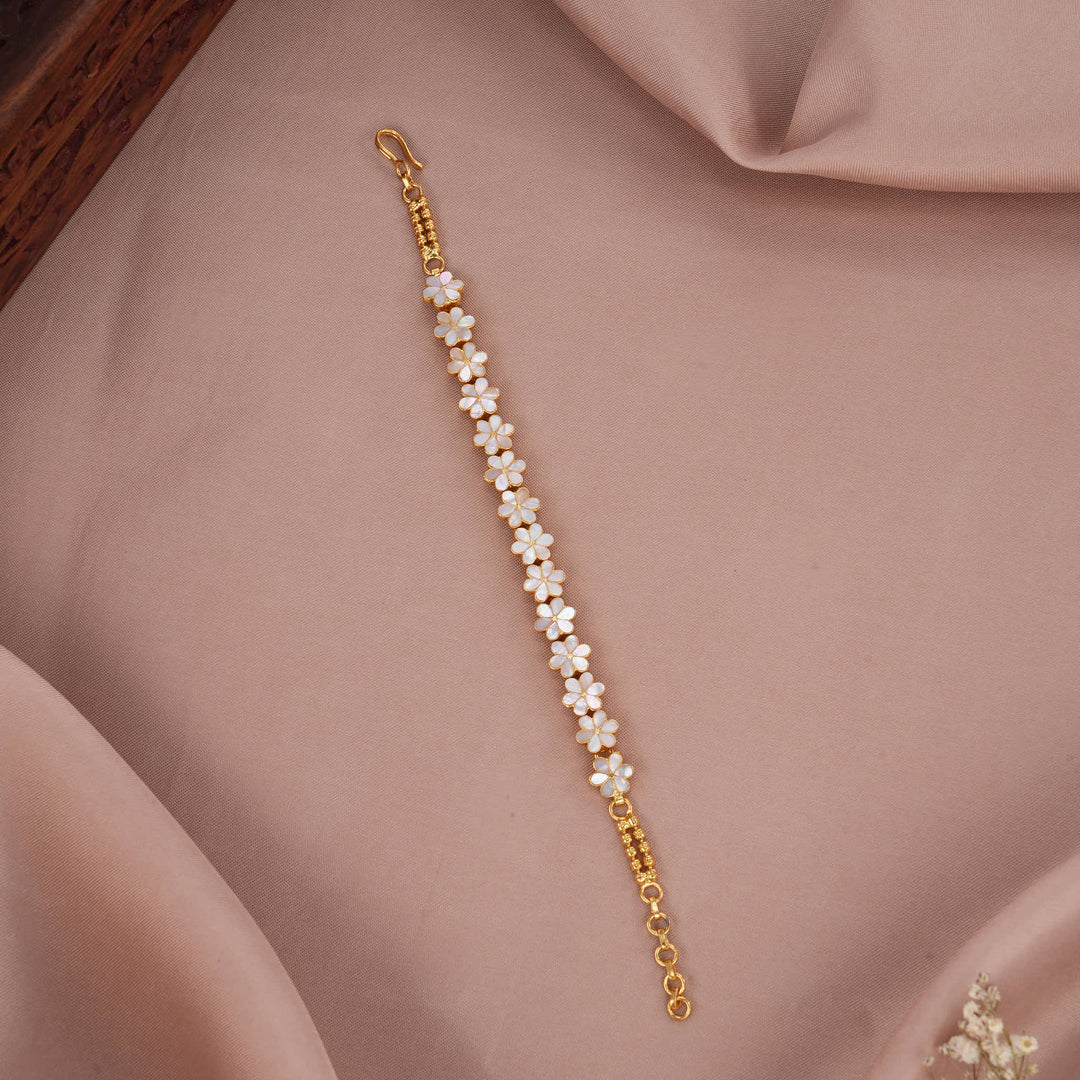Shanaya Kundan Bracelet