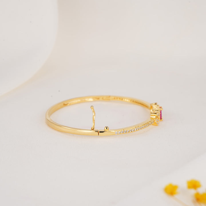 Shivanikaa Stone Bracelet