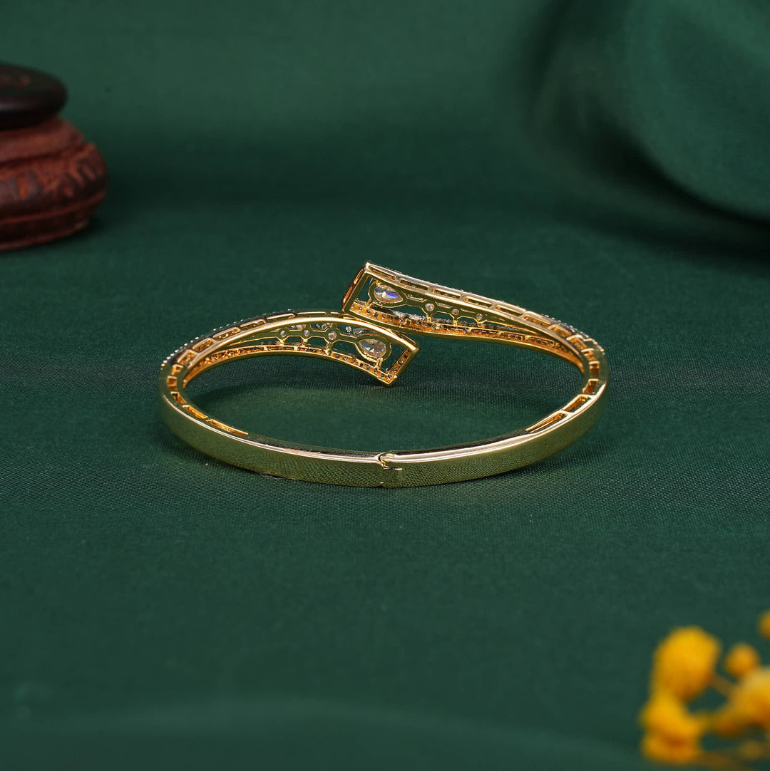 Glittering Avikam Bracelet