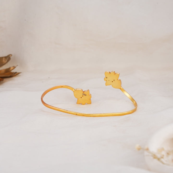 Arshiya Kundan Palm Bracelet