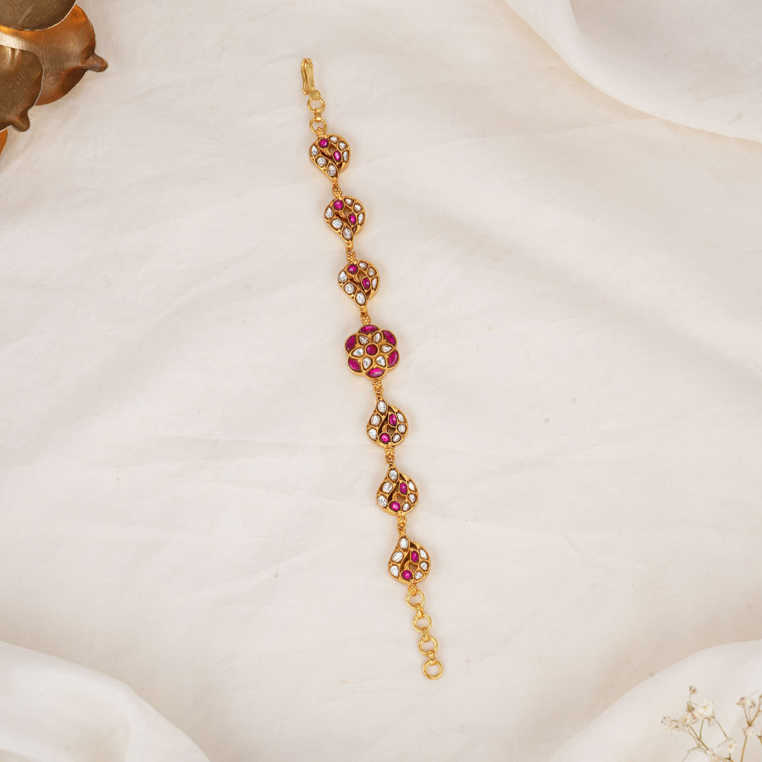 Lakkesh Kundan Bracelet