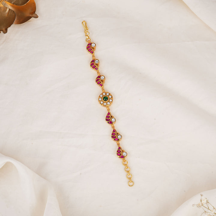 Nadhiya Kundan Bracelet