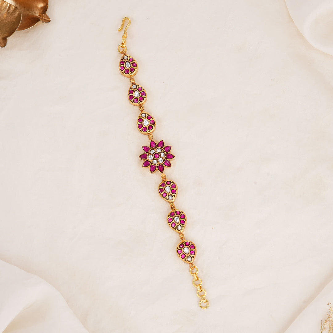 Catchy Kundan Bracelet