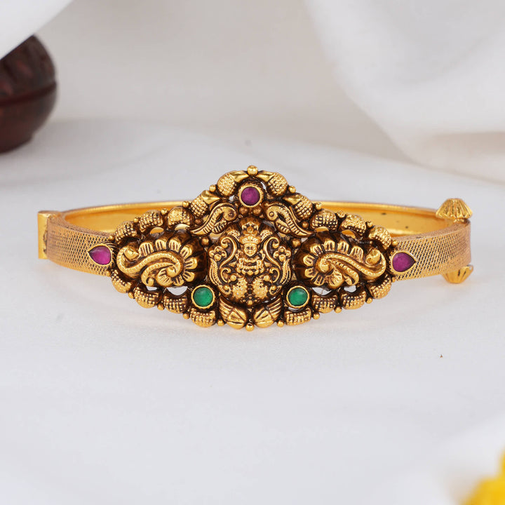Vinmitha Nagas Bracelet
