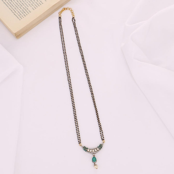 Vrusni Victorian Pendant