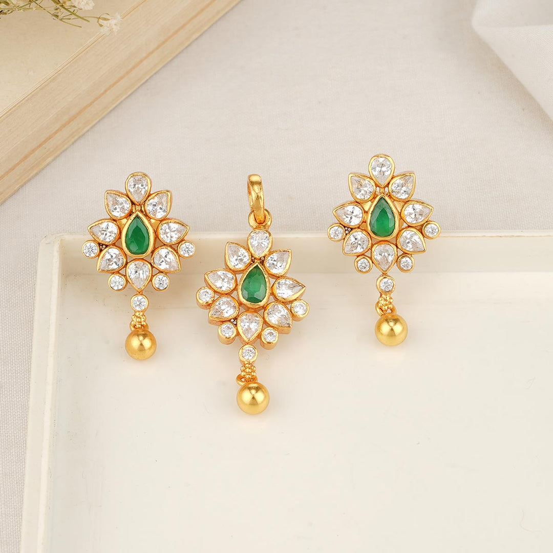 Pretty Green Pendant Se – The Amethyst Store