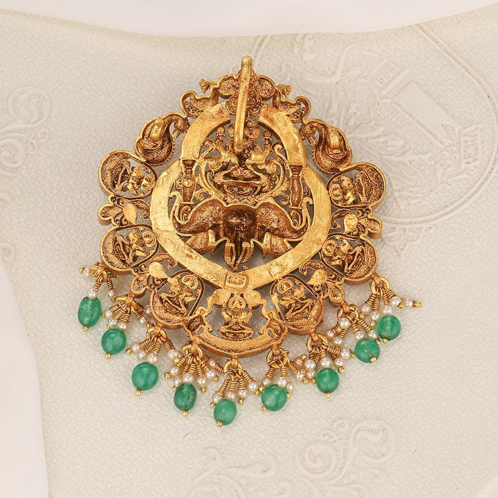 Grandeur Look Nagas Pendant