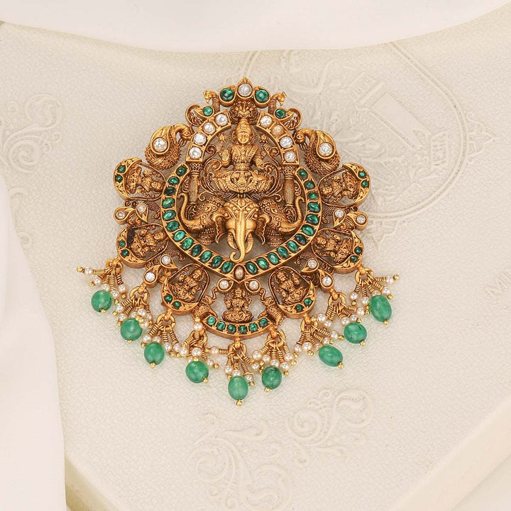 Grandeur Look Nagas Pendant