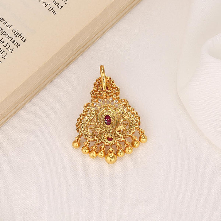 Sparkling Stone Pendant