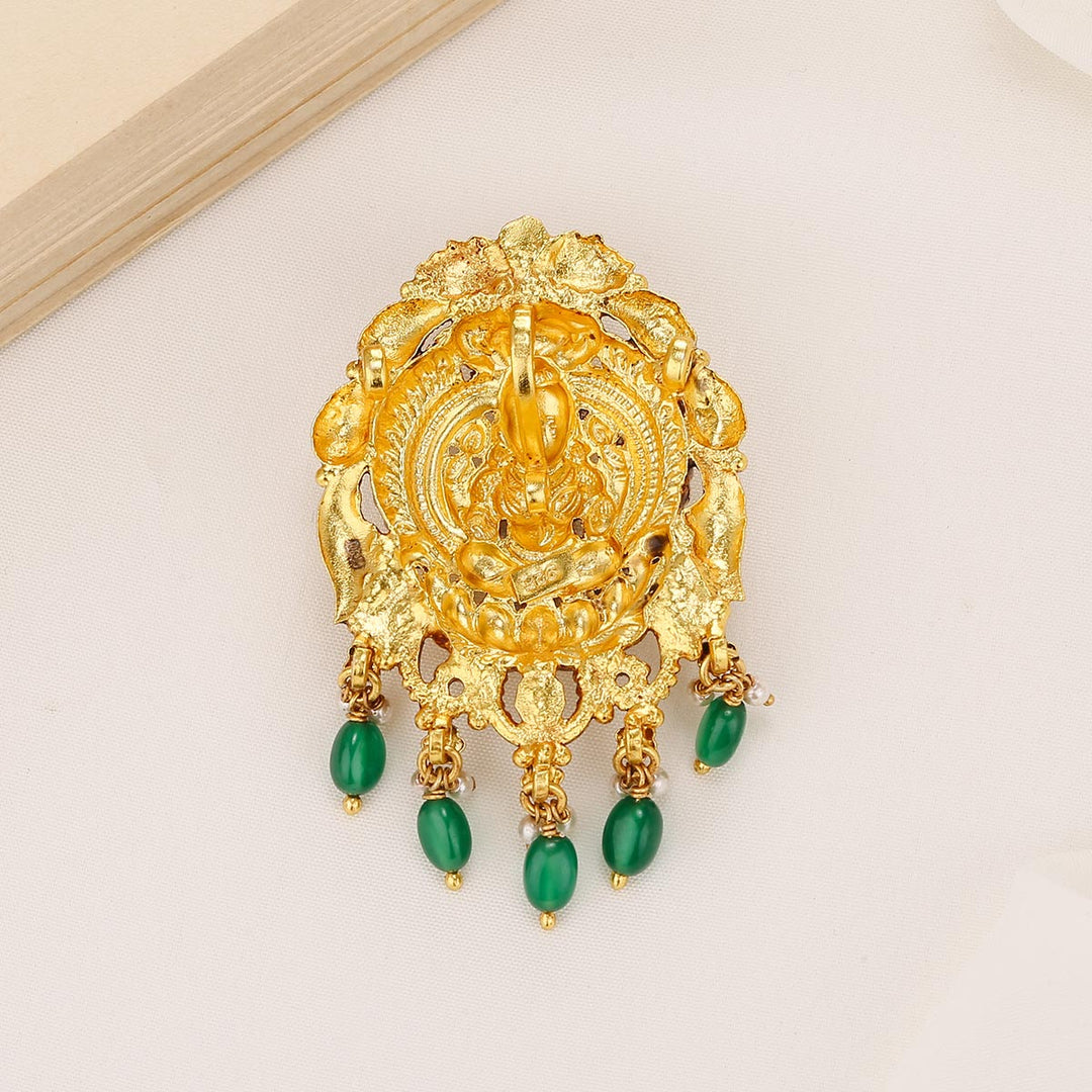 Nadhiya Nagas Pendant