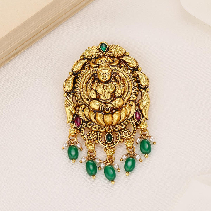 Nadhiya Nagas Pendant