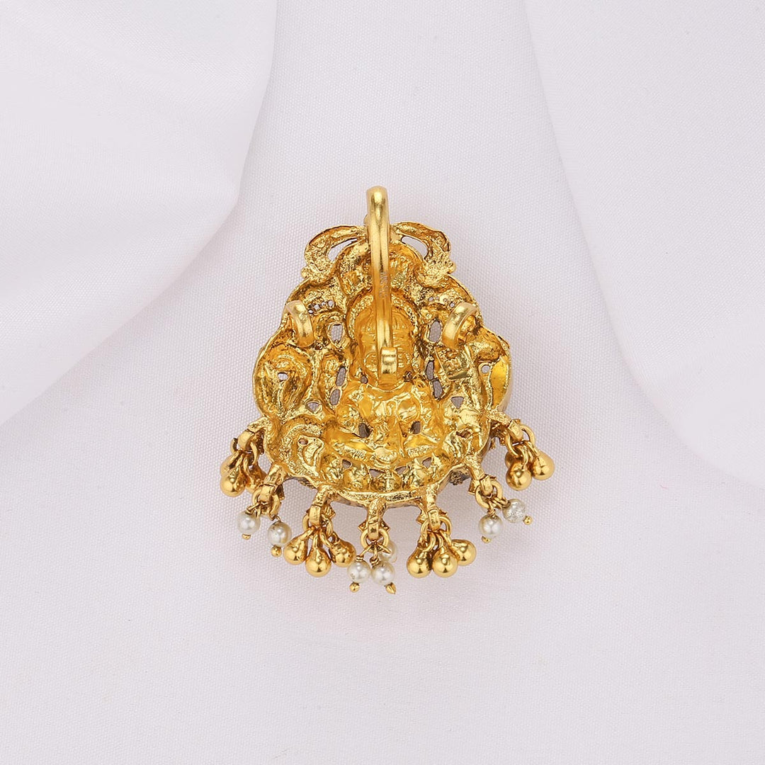 Chic Glow Nagas Pendant