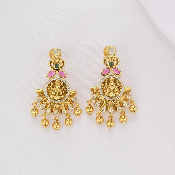 Elegant Nagas Pendant Set