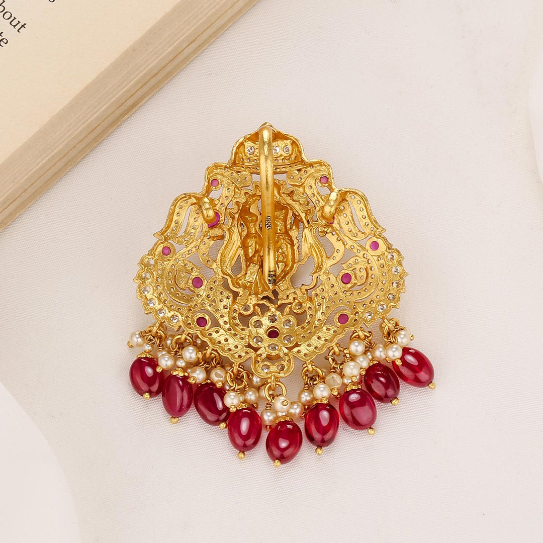 Gleaming Stone Pendant