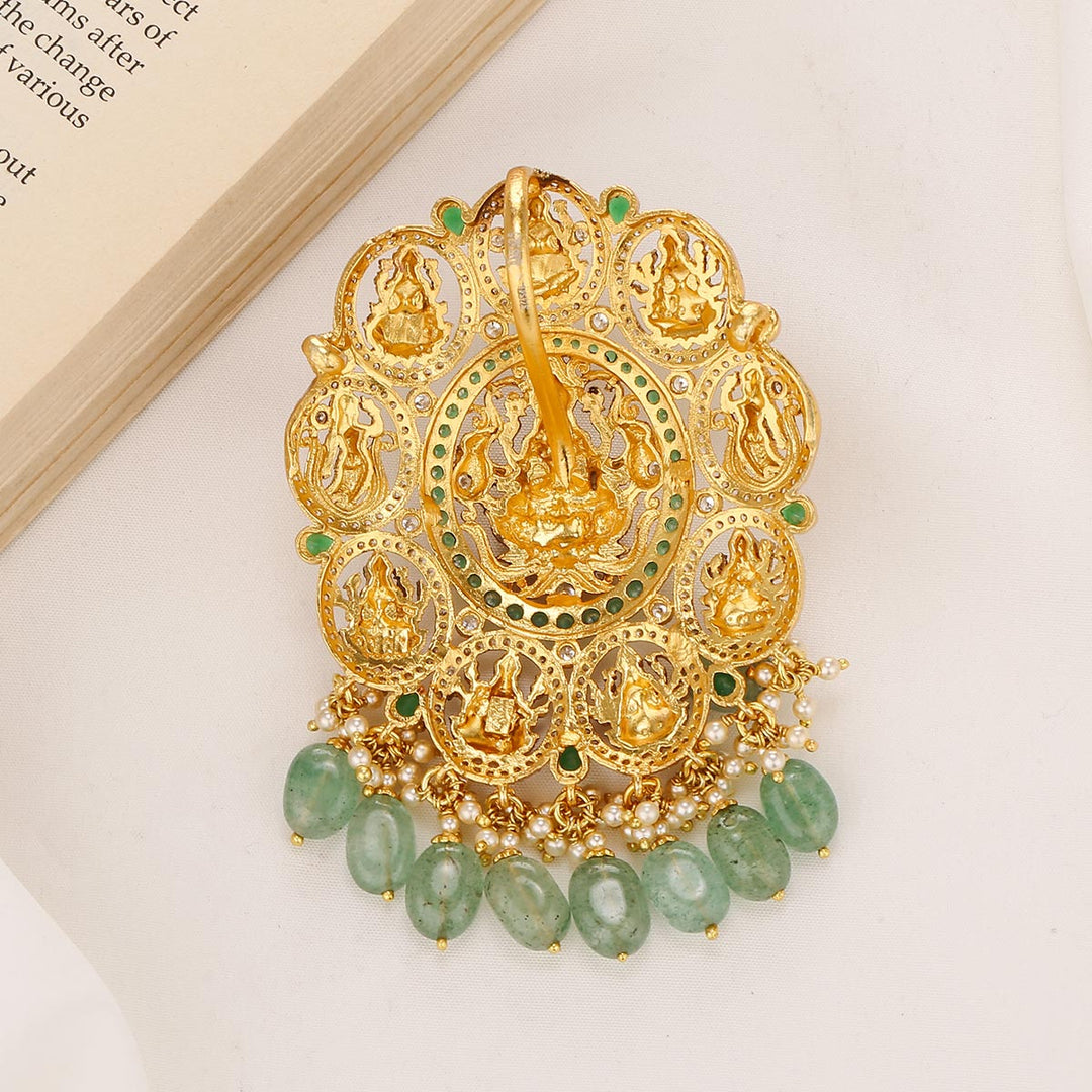 Gorgeous Look Stone Pendant