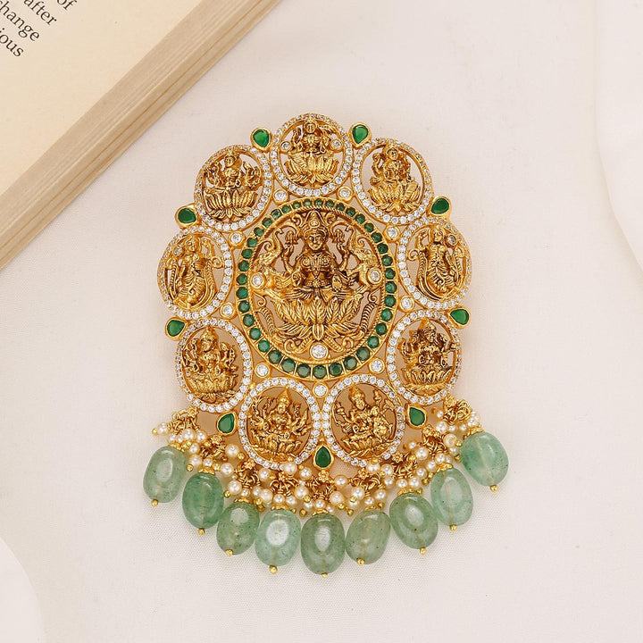 Gorgeous Look Stone Pendant