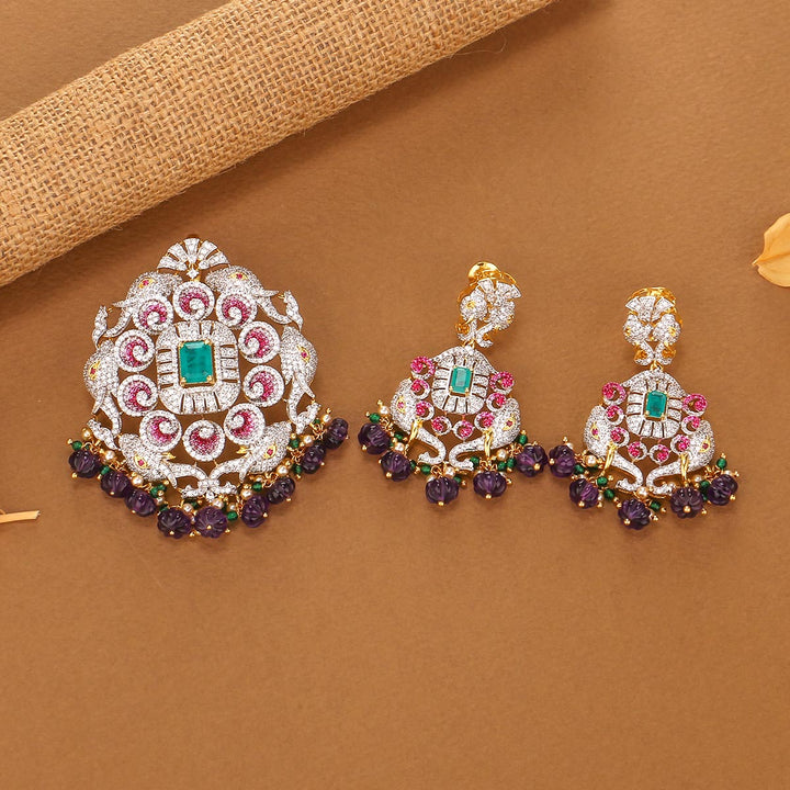 Stunning Avikam Pendant Set