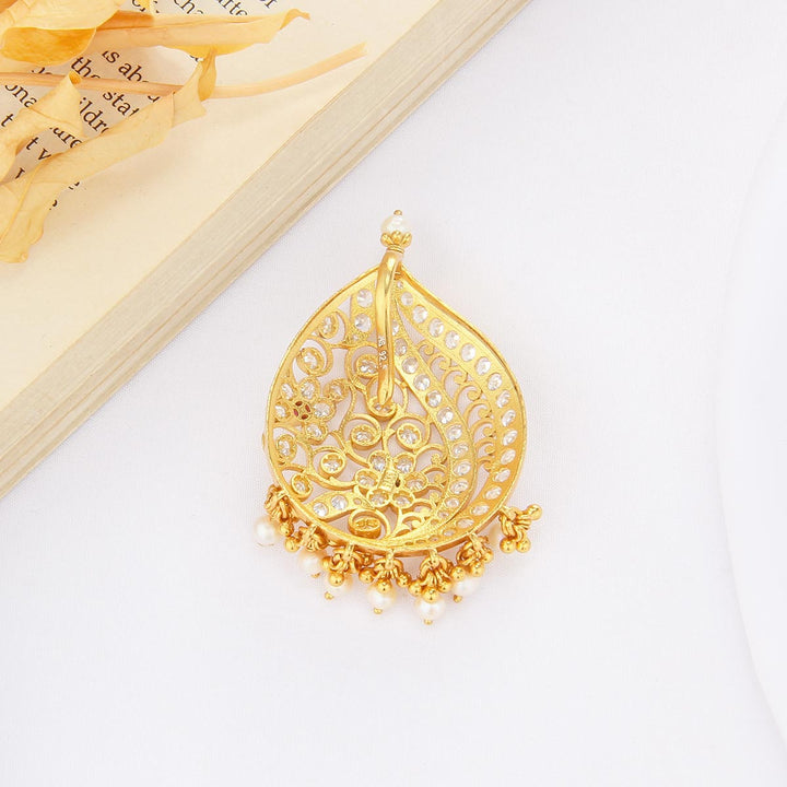 Dazzling Stone Pendant