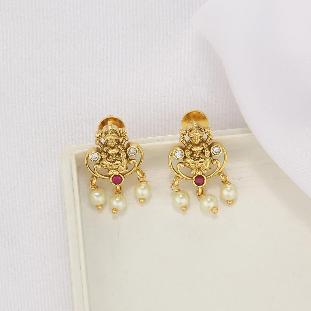 Dhanvika Nagas Pendant Set