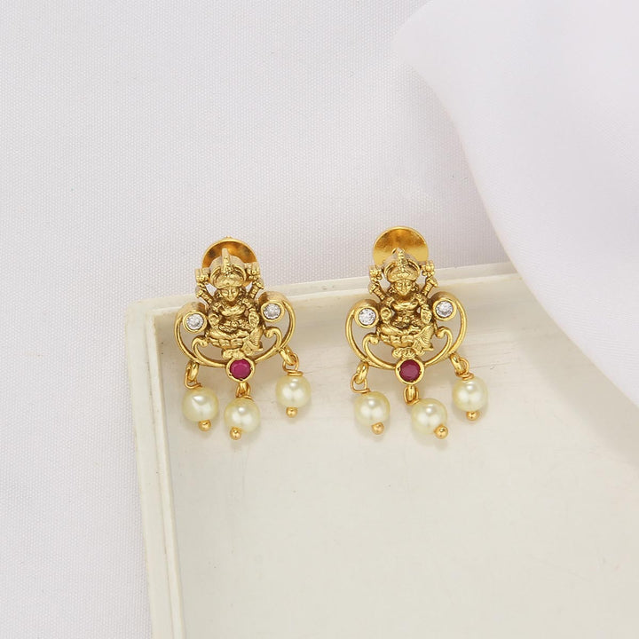 Dhanvika Nagas Pendant Set