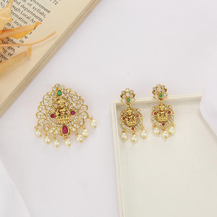 Shivika Nagas Pendant Set