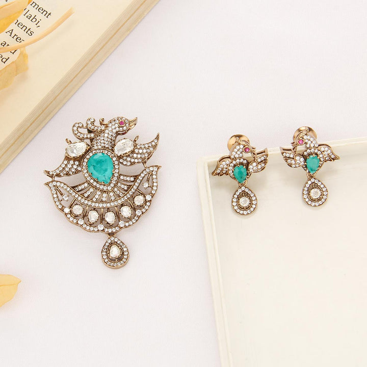 Stunning Victorian Pendant Set