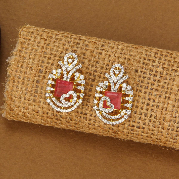 Hritha Avikam Pendant Set