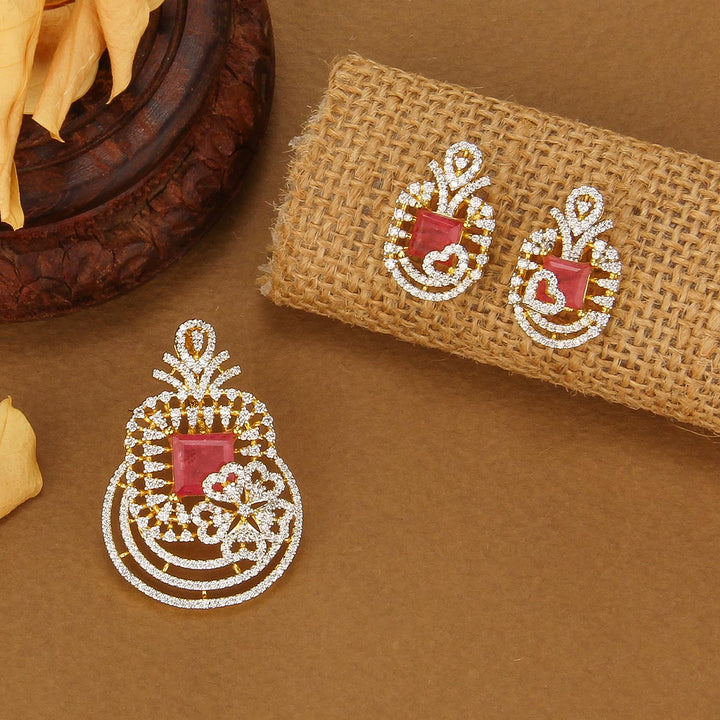 Hritha Avikam Pendant Set