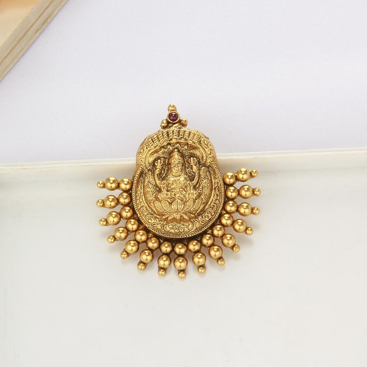 Prinsiha Nagas Pendant Set